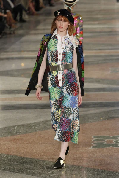 Look 60